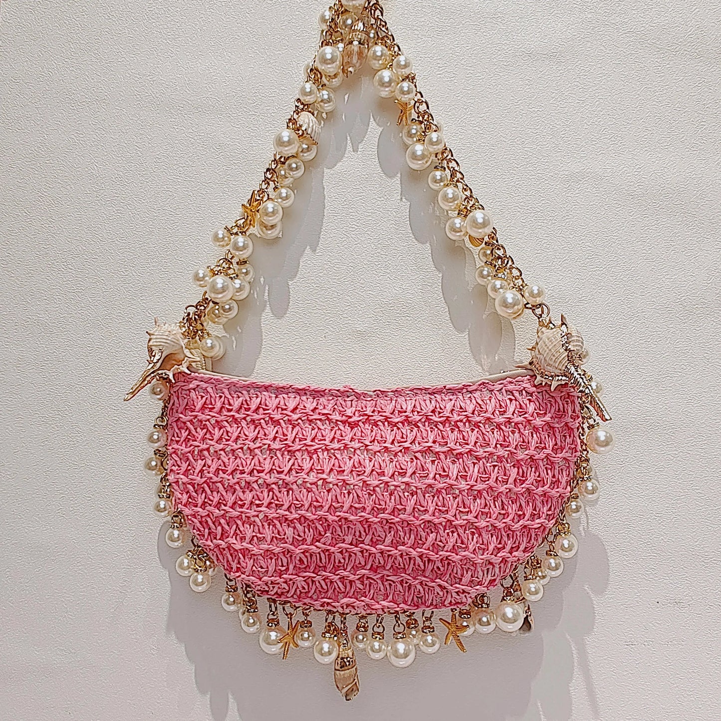 Chic Beach Bag with Pearls and Shells