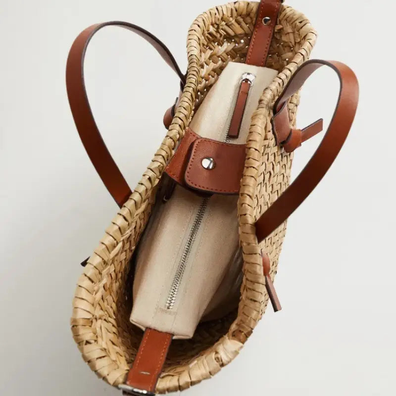 Small Chic Straw Bag