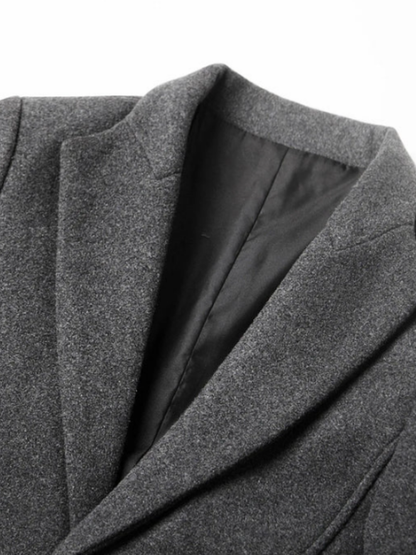 UNAI | TRENCHCOAT DE HOMBRE | REFINAMIENTO Y FUNCIONALIDAD