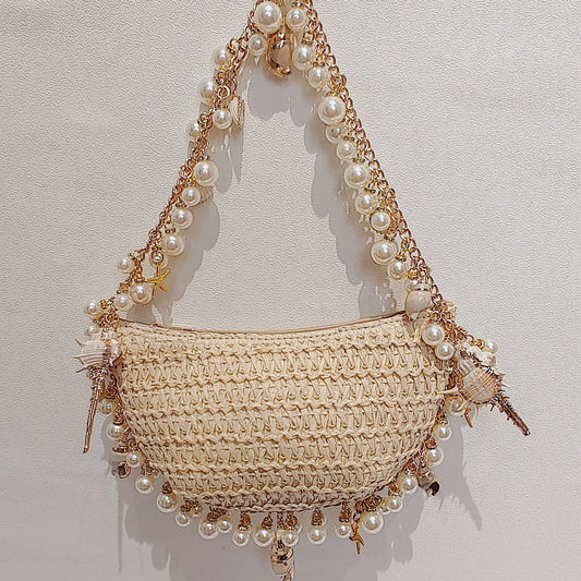 Chic Beach Bag with Pearls and Shells